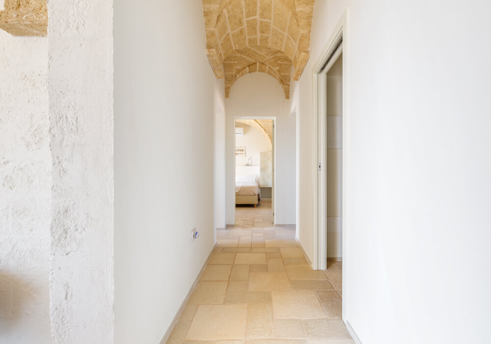 pavimenti in pietra ricostruita acaya primiceri interni struttura gialonia corridoio