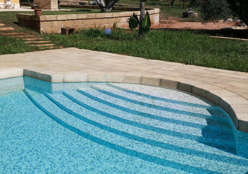 pietra primiceri bordo piscina curvo 2